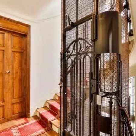 Cocon Typiquement Parisien Apartment
